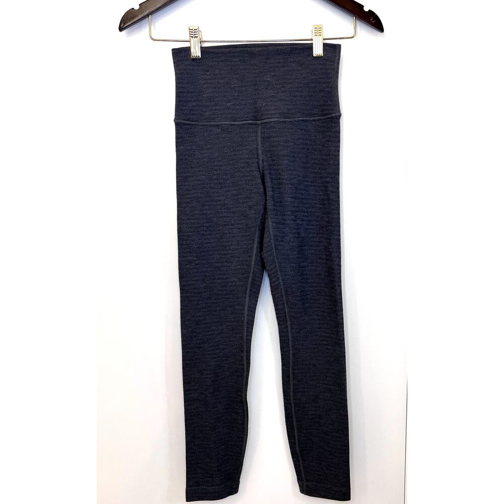 Lululemon Leggings Size 4 EUC. Black and Gray